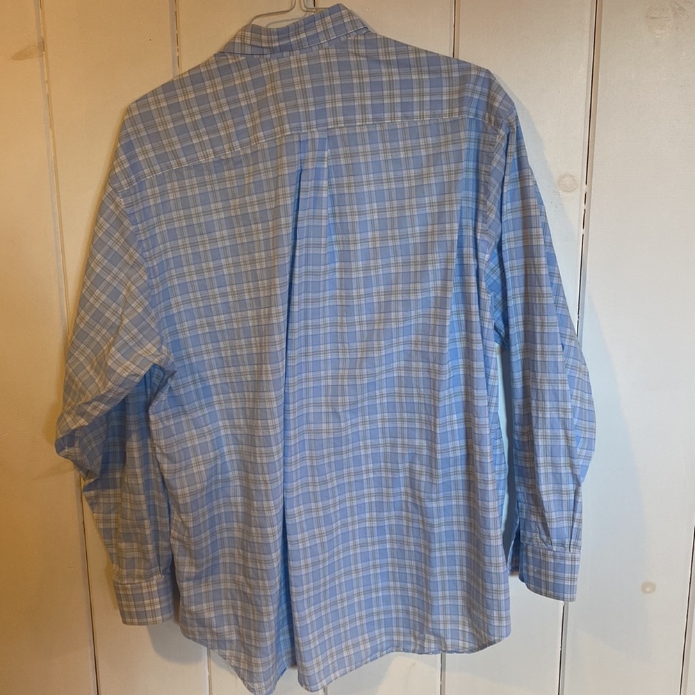 XL Vineyard Vines Button Down - Picture 2 of 2